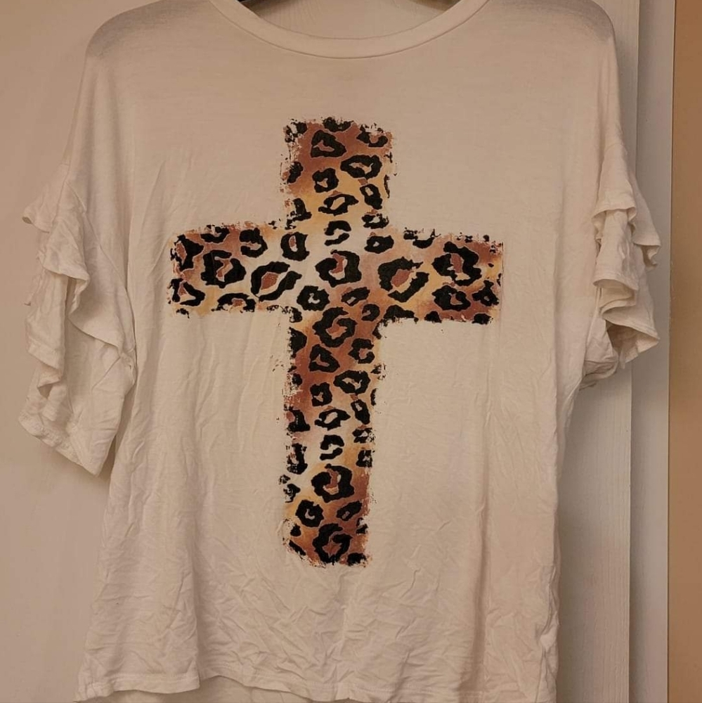 Leopard Cross tee